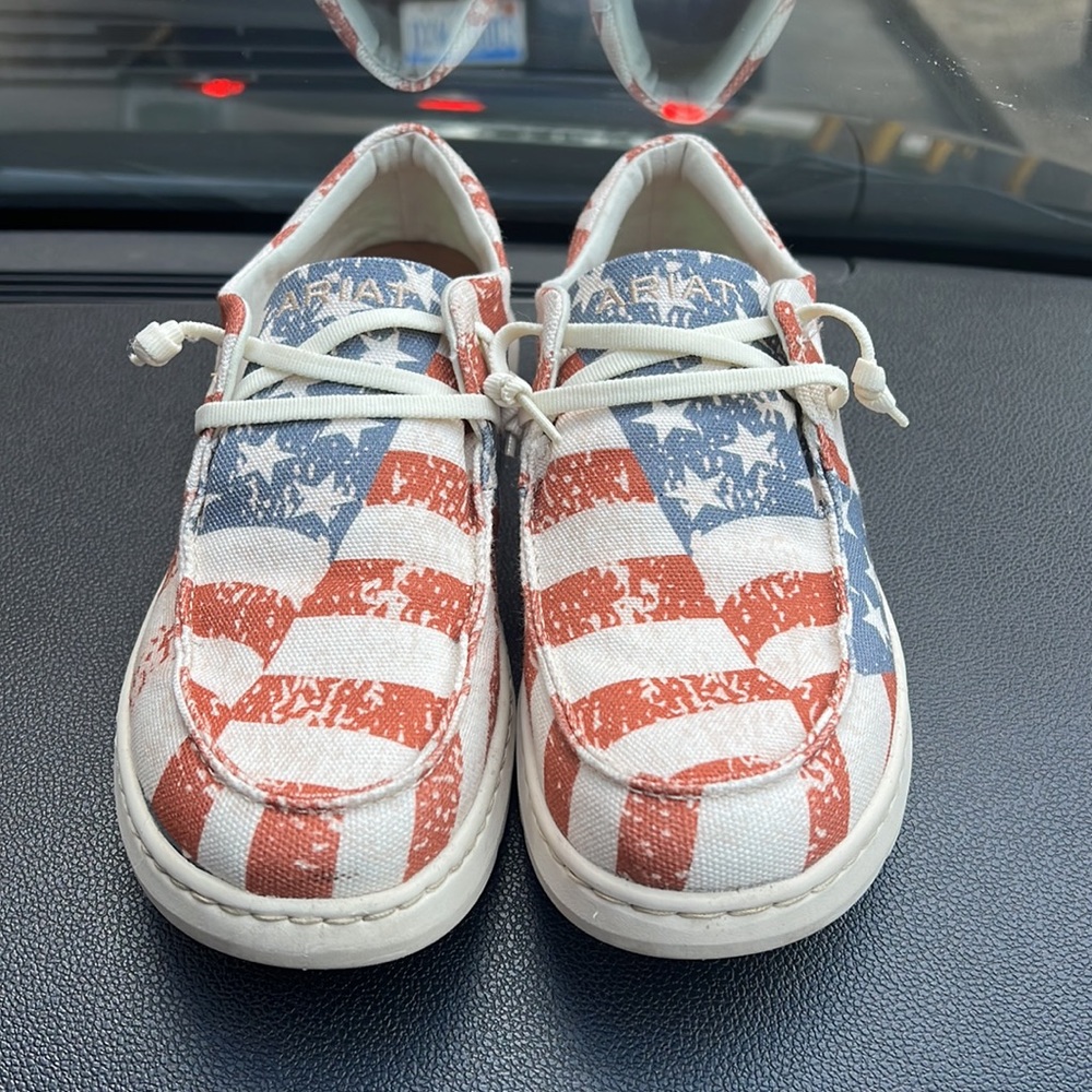 Ariat Distressed Flag Hilo